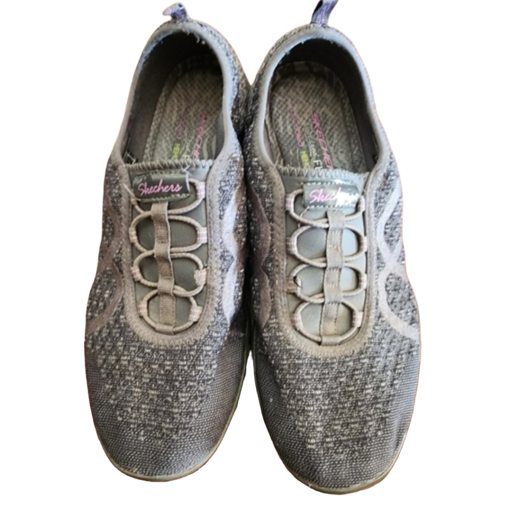 SKECHERS Women's Gray Slip-On Relaxed Fit Breathe Easy Fortune Knit Shoes Sz 10